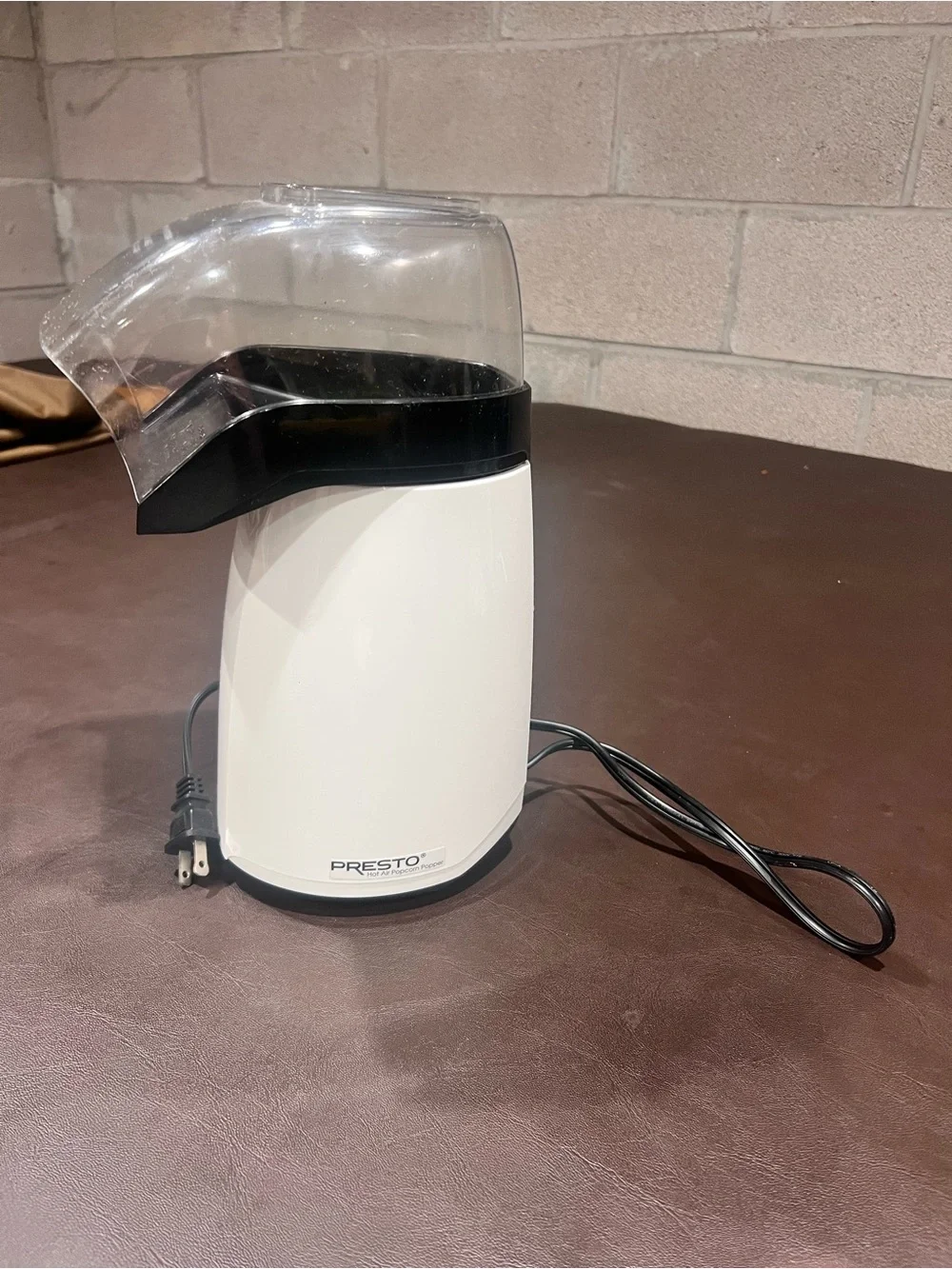 Presto 0484602 Hot Air Popcorn Popper 1/2 Cup 1240W White/Black